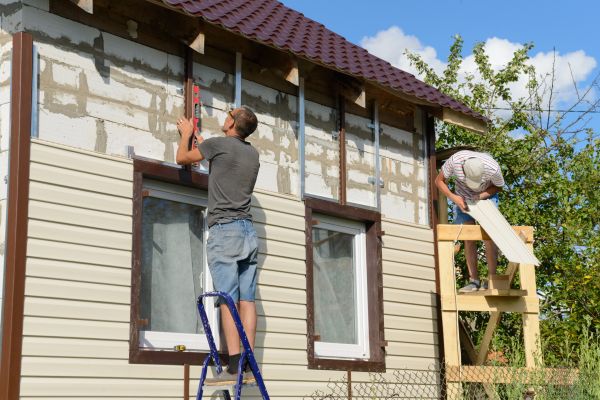 Cost of Handyman Siding Repair in Lenexa
