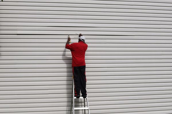 Loose Siding Repair in Lenexa