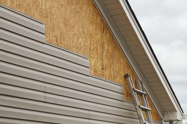 Loose Siding Replacement in Lenexa