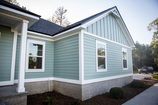 Board Siding Repair in Lenexa